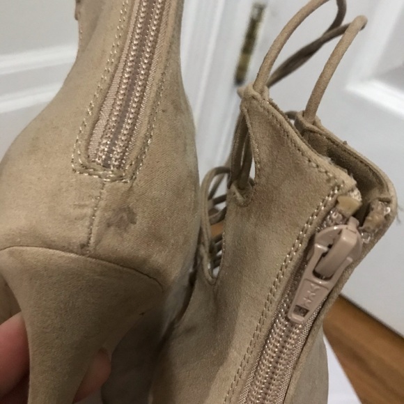 Also heels size 8 - Picture 6 of 8